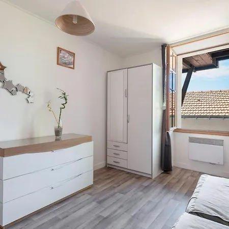 Апартаменты Maison En Plein Coeur Du Centre Historique De Порник